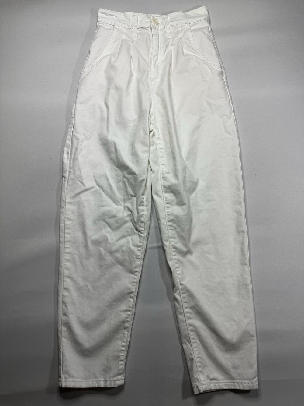 Levi's Women's Pleated Balloon Leg White Pants - Size 23x26